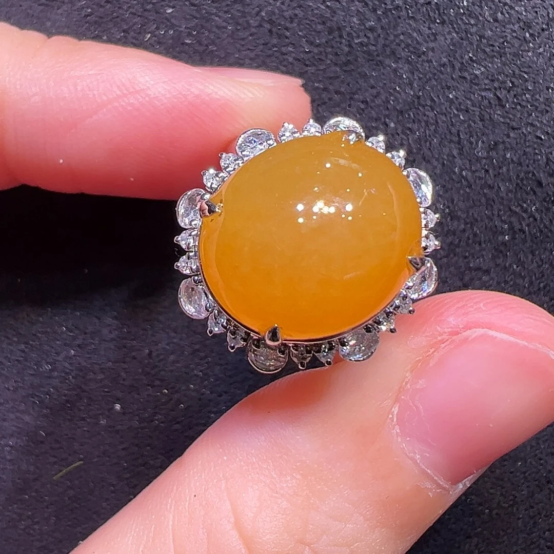 翡翠18K金镶嵌戒指