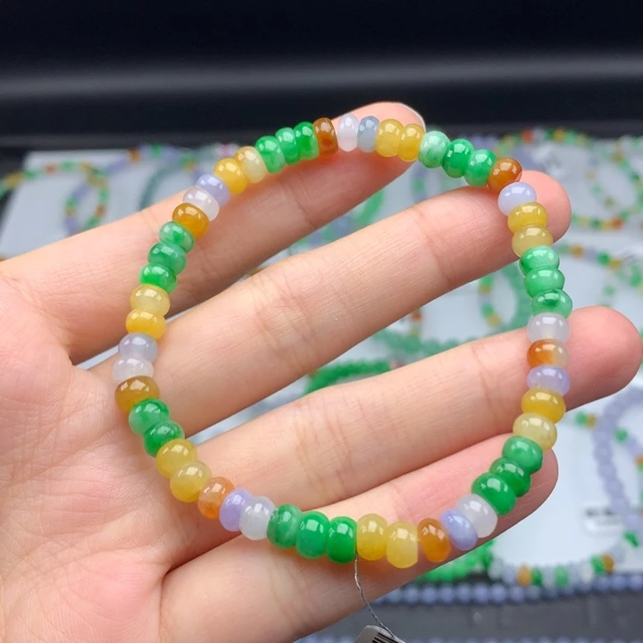 翡翠手镯未镶嵌翡翠