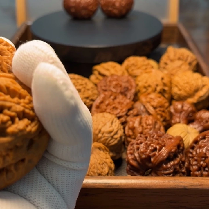 文玩核桃把件孤***-全品大粗筋