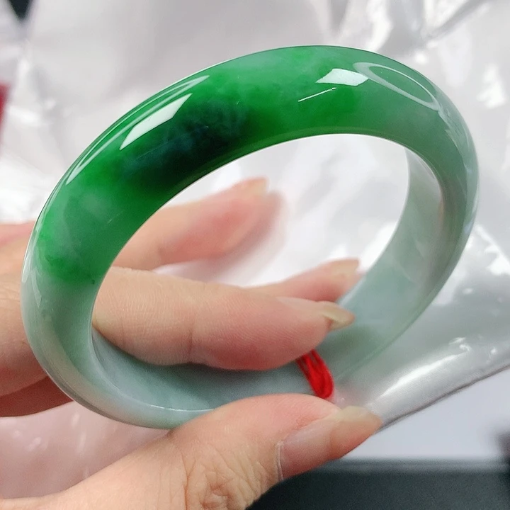 未镶嵌手镯翡翠，915