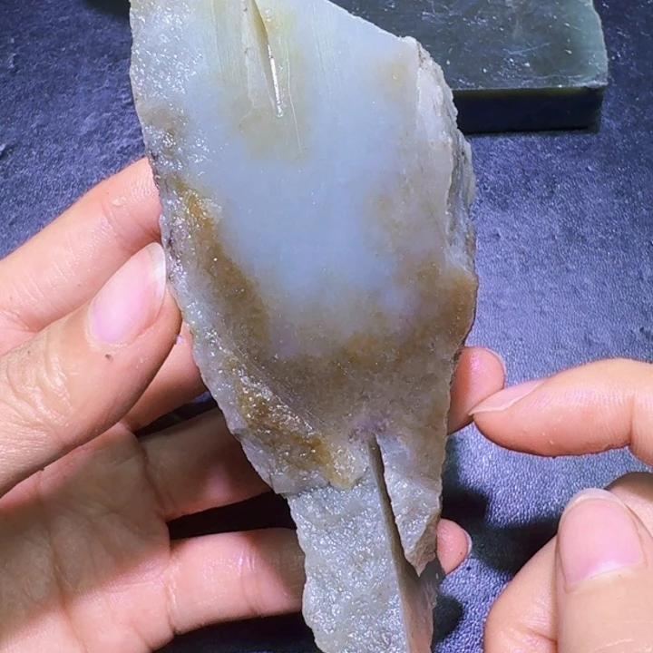 未镶嵌和田玉（糖玉）珠宝半成品