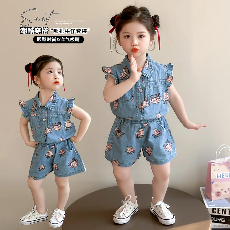 女小童2025夏季新款女宝宝时尚卡通满印哪吒飞袖牛仔短裤两件套