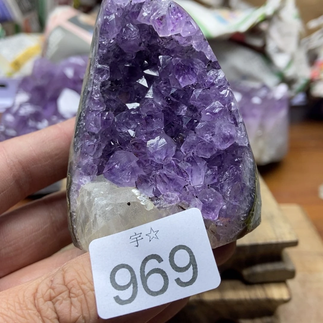 紫晶天然水晶摆件未镶嵌