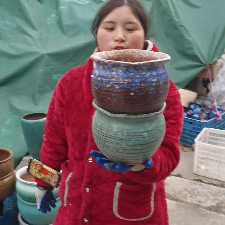 红陶口18高16瑕疵两个