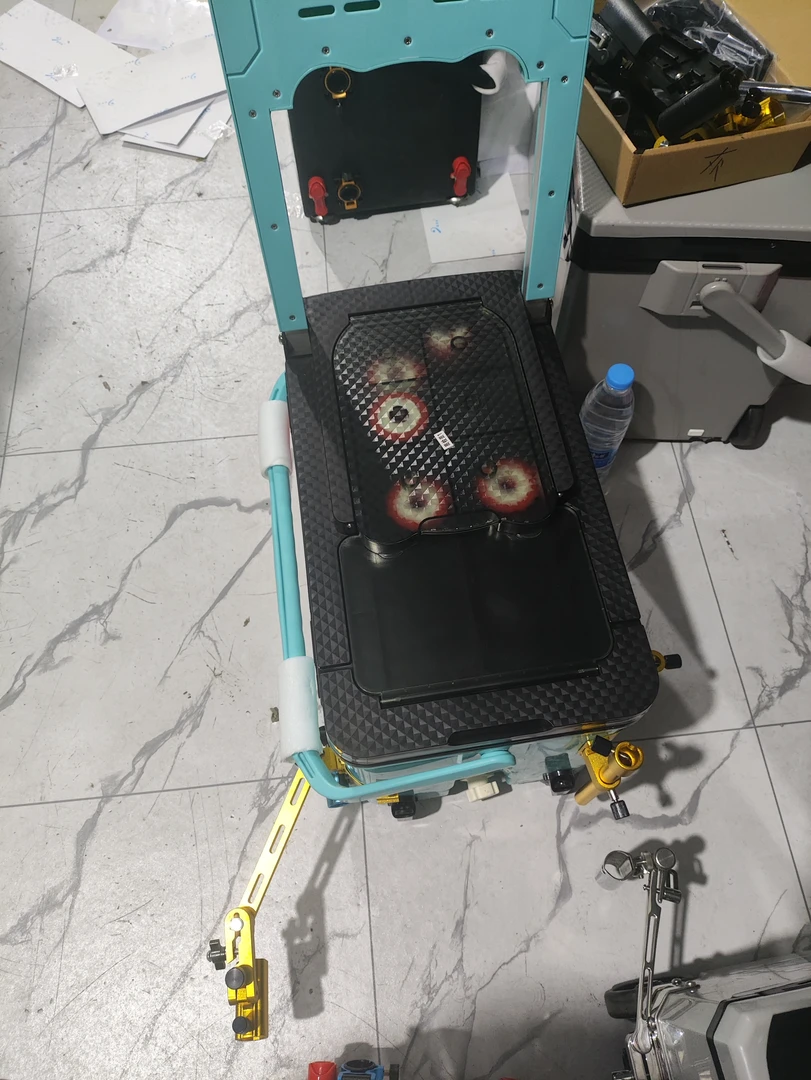 30升靠背双炮台右手样品钓箱