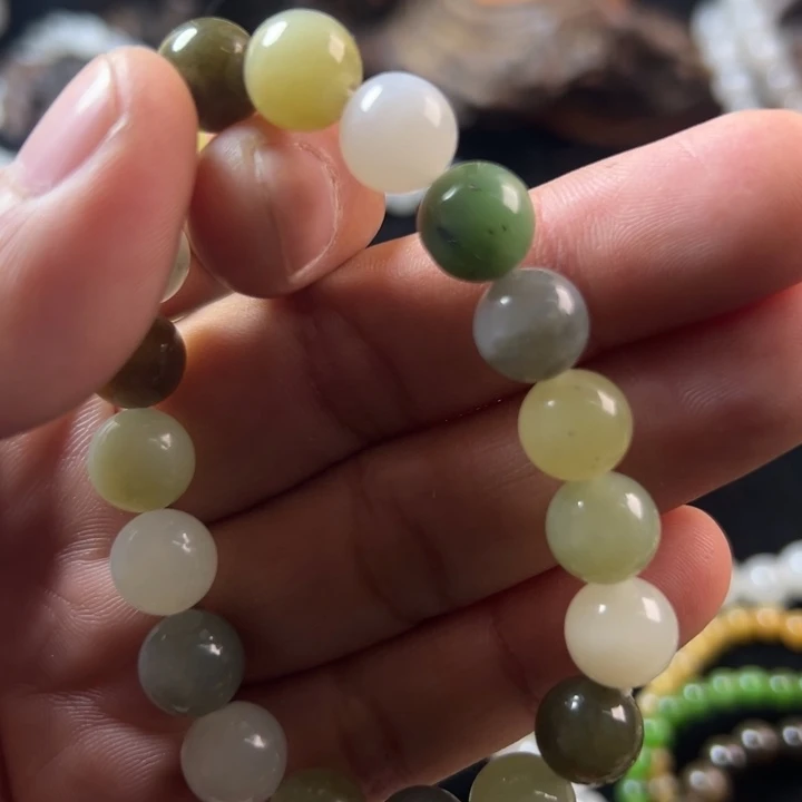 和田玉未镶嵌手串