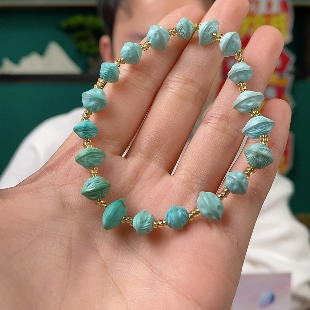 绿松石未镶嵌珠宝奇石