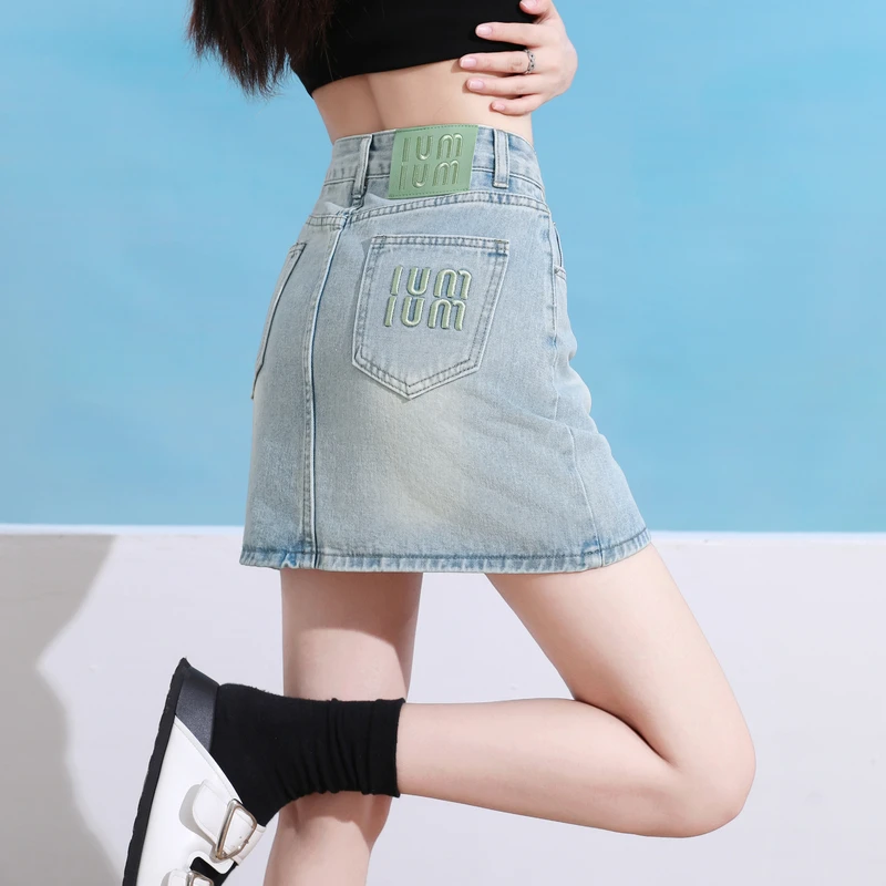 刺绣牛仔短裙女夏季新款防走光百搭a字带内衬显瘦包臀裙辣妹