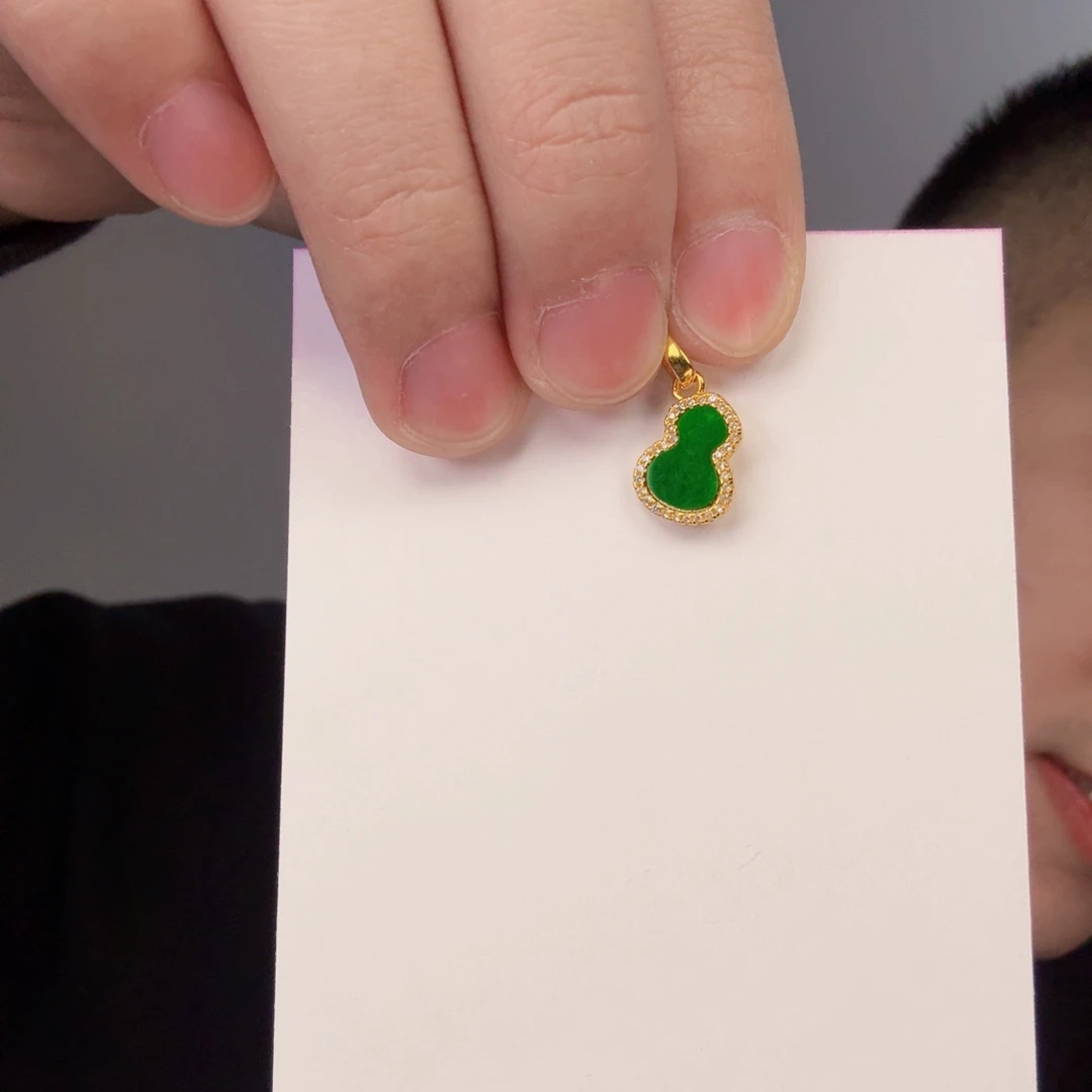 翡翠颈饰未镶嵌一件