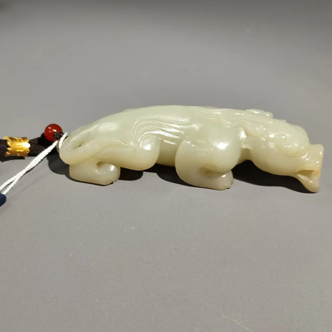 清代和田玉瑞兽