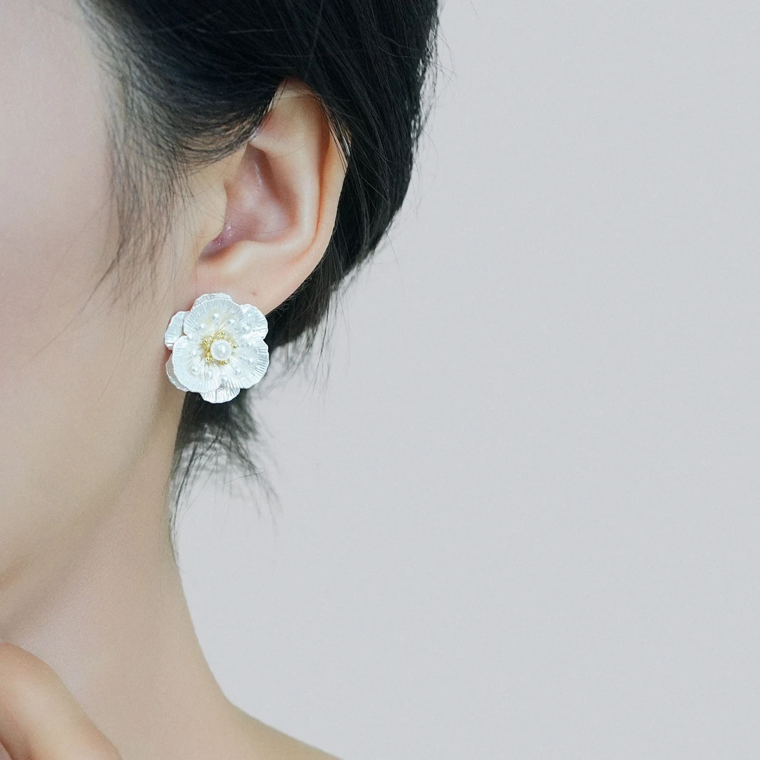 铜合金耳饰 夏日花朵耳钉亮银色显白高级浪漫优雅温婉气质耳环女