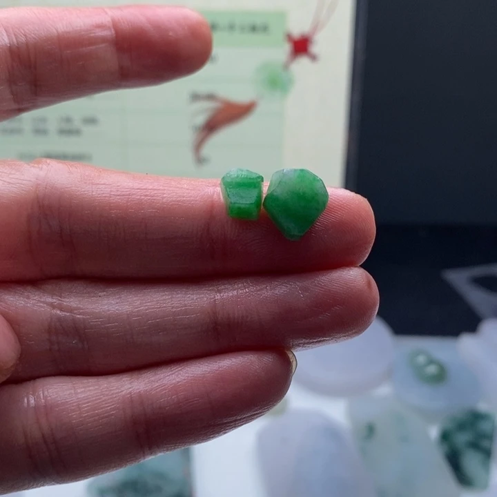 颈饰未镶嵌翡翠缅甸翡翠A货边角