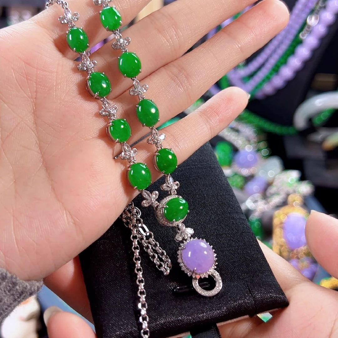 翡翠18K金镶嵌颈饰签收后24小时鉴赏期