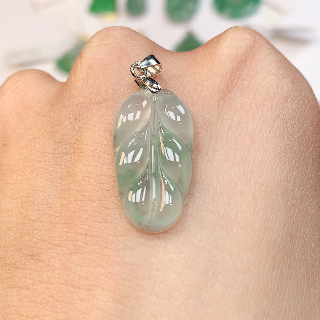 翡翠未镶嵌颈饰缅甸