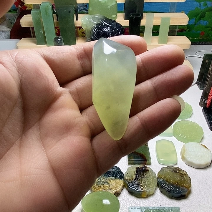 未镶嵌岫玉手把件
