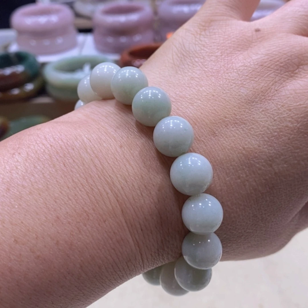 【闪购商品】未镶嵌手镯石英质玉