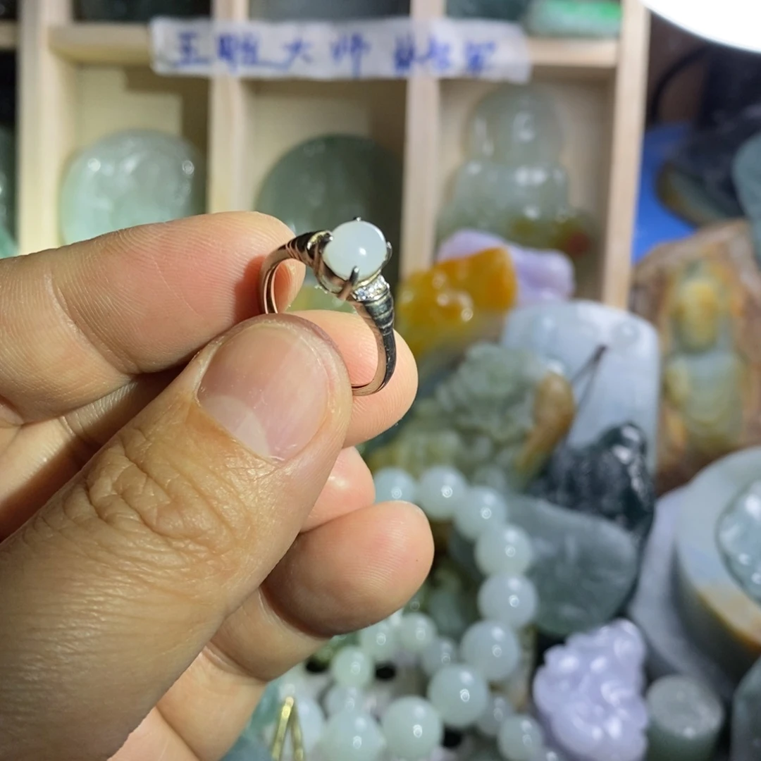 翡翠颈饰未镶嵌翡