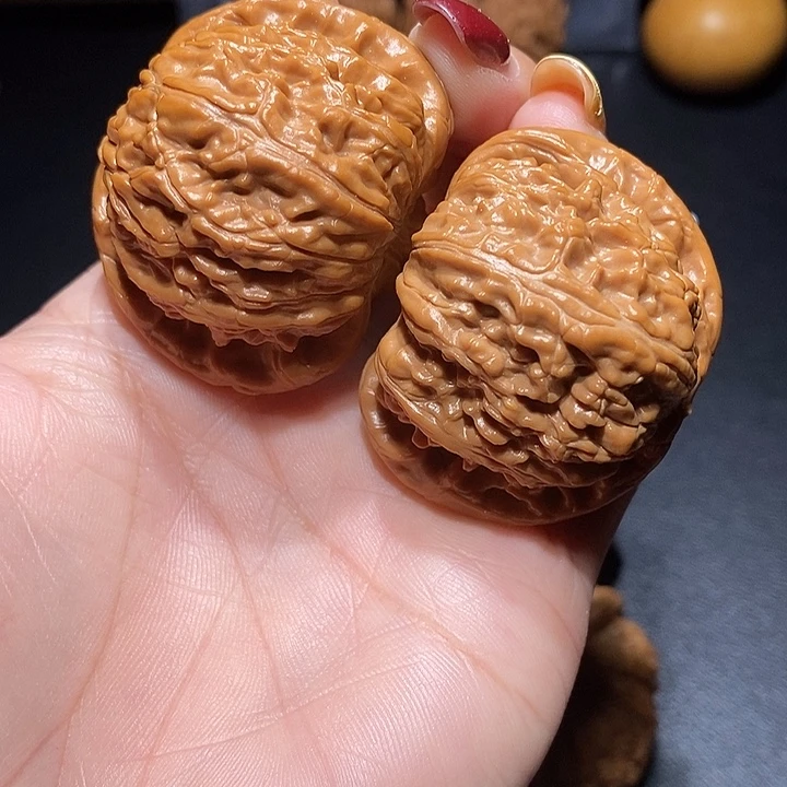 M***鹏吊坠文玩核桃白狮子