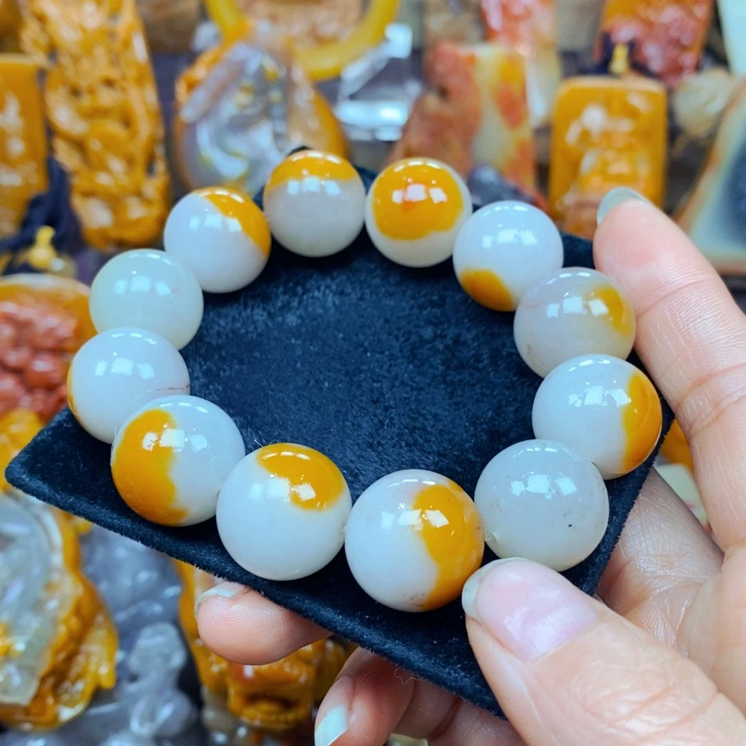 未镶嵌石英质玉（黄龙玉）颈饰