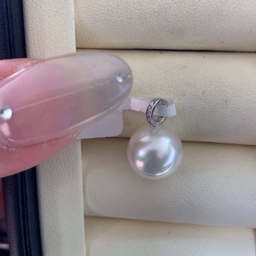 颈饰18K金镶嵌海水珍珠