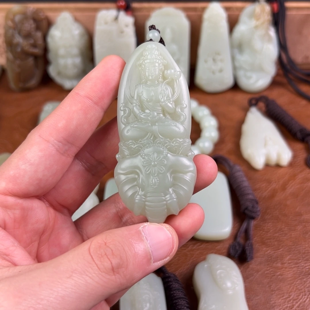 和田玉（青白玉）未镶嵌颈饰