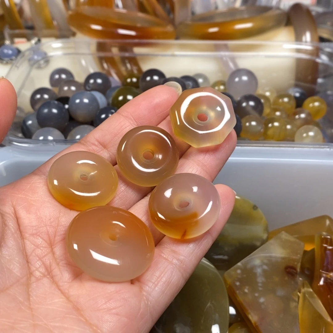 玛瑙/玉髓未镶嵌玛瑙吊坠