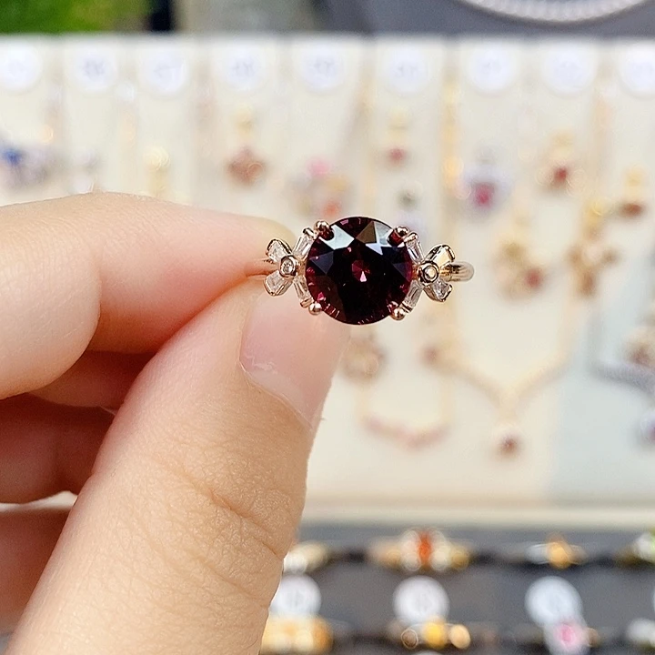 银S925镶嵌石榴石戒指