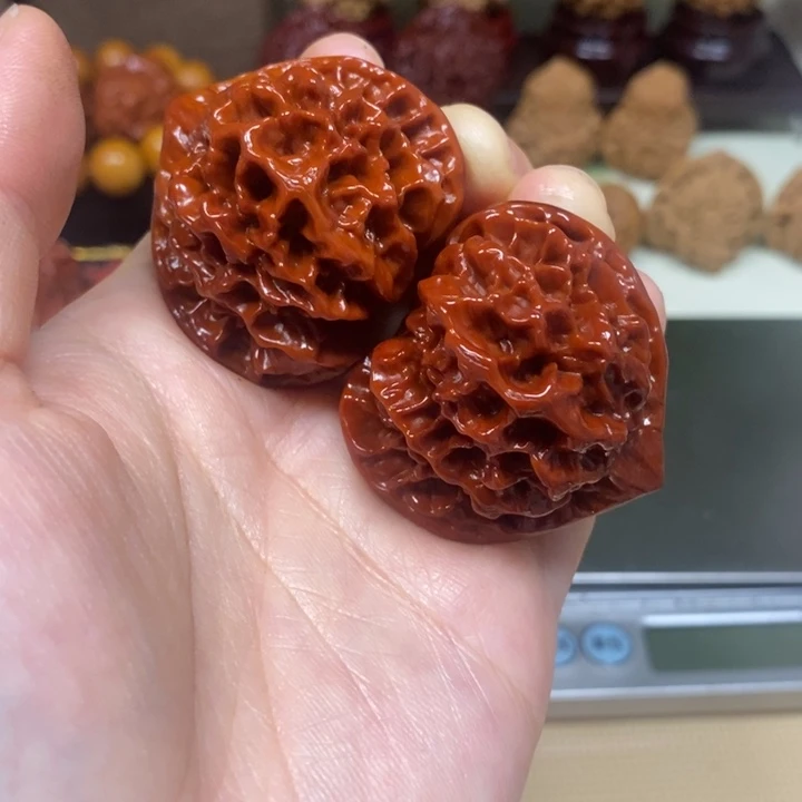 文玩核桃吊坠帝王