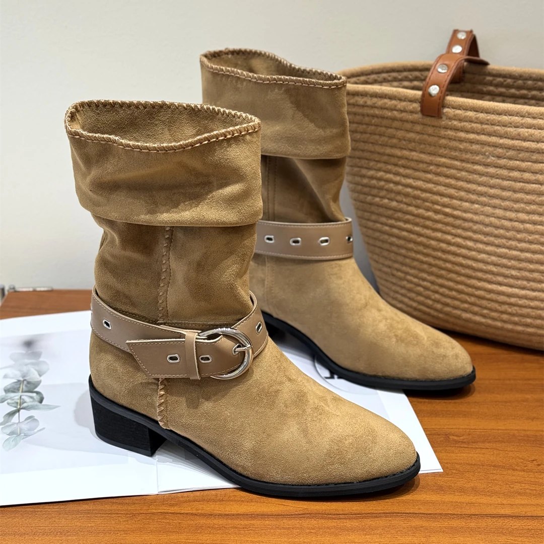 韩版粗跟尖头显瘦堆堆短靴女2025新款秋超火复古绒面皮带扣中跟靴