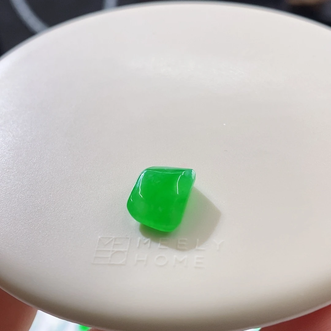 翡翠散珠水汪汪阳绿