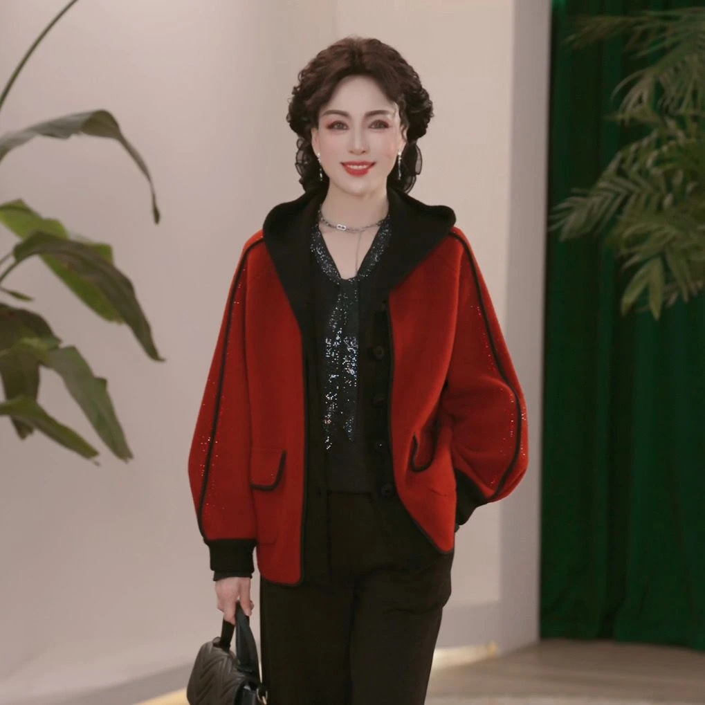 中老年胖妈妈秋冬连帽洋气大码针织外套休闲百搭撞色宽松遮肉外搭