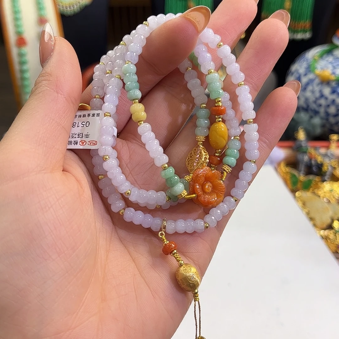 翡翠未镶嵌颈饰炸