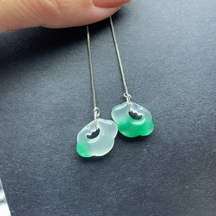 石英质玉未镶嵌耳环