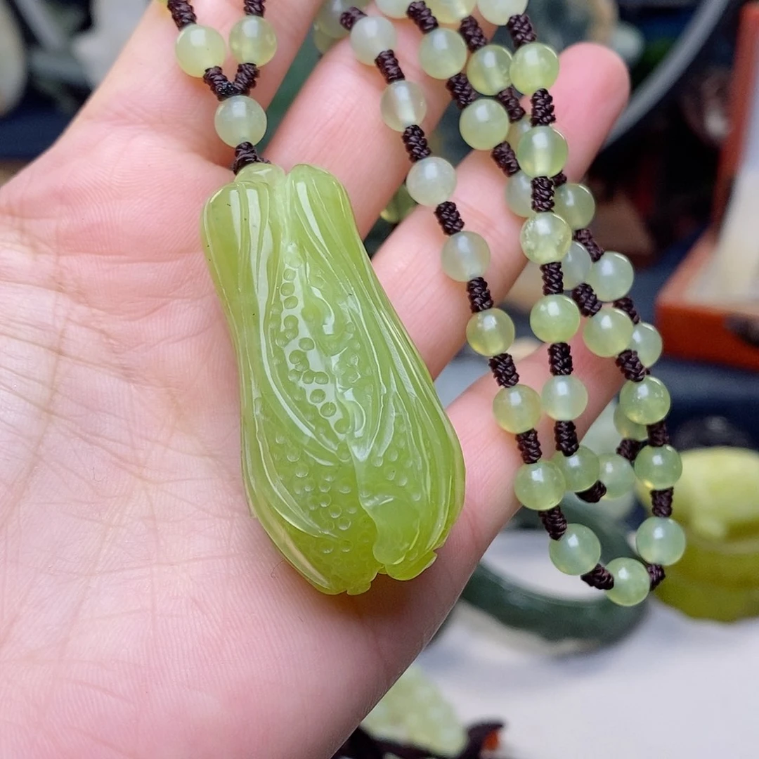 岫玉颈饰合金岫玉吊坠