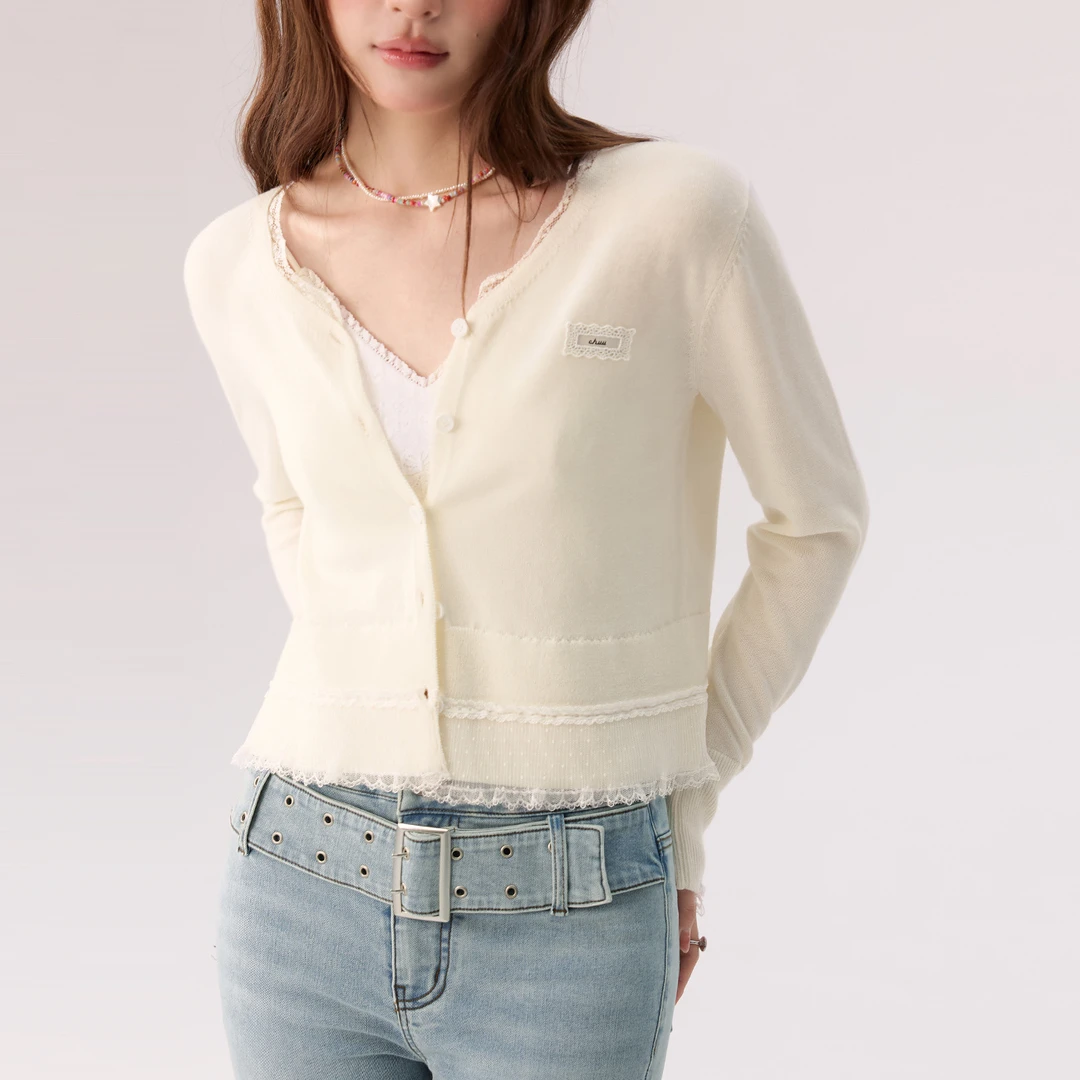 CHUU蕾丝拼接设计V领磨破休闲鬼马甜心长袖短款显瘦针织开衫