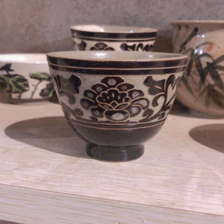 磁州窑纯手工黑刻茶杯微瑕