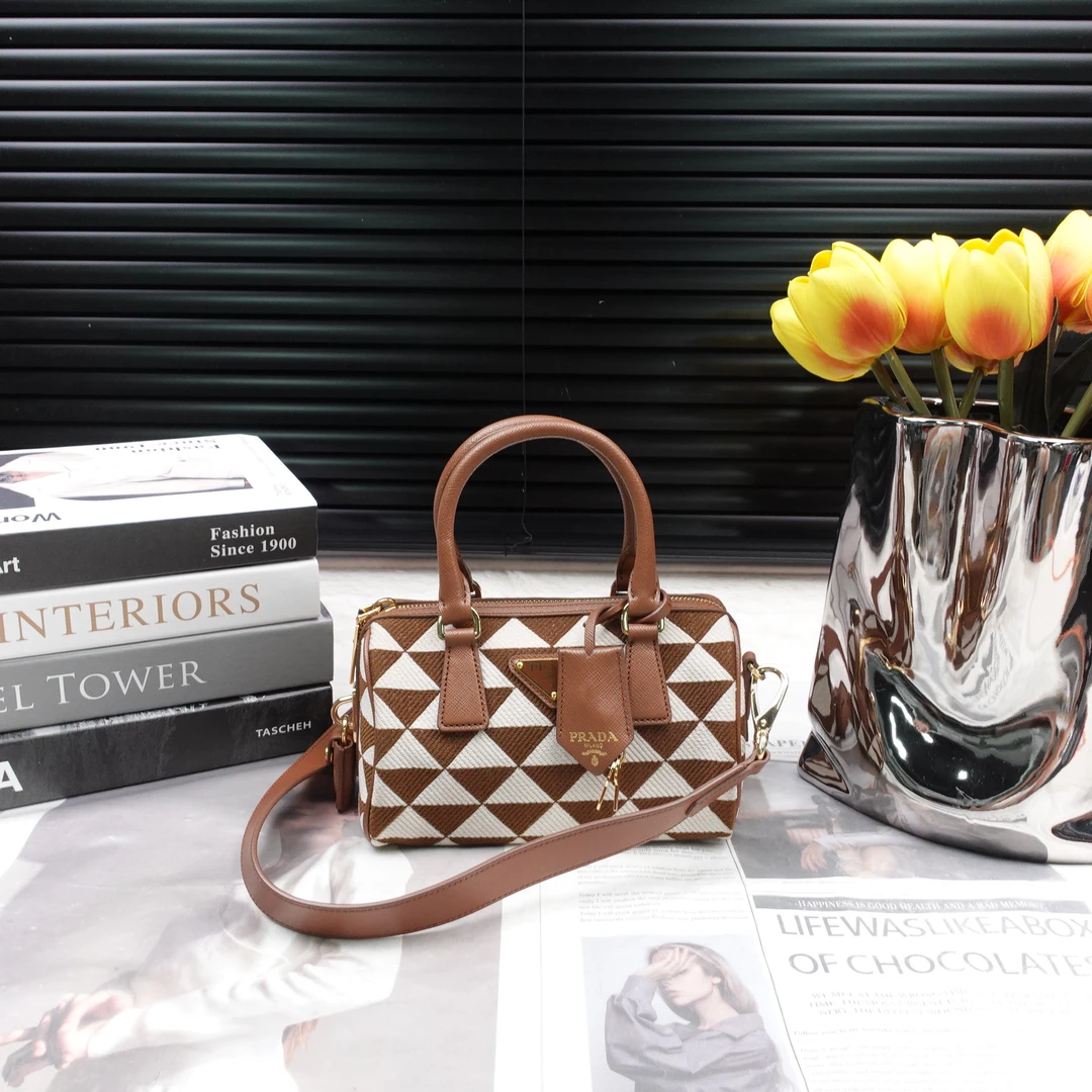 95新 Prada/普拉达 单肩包/T10310250