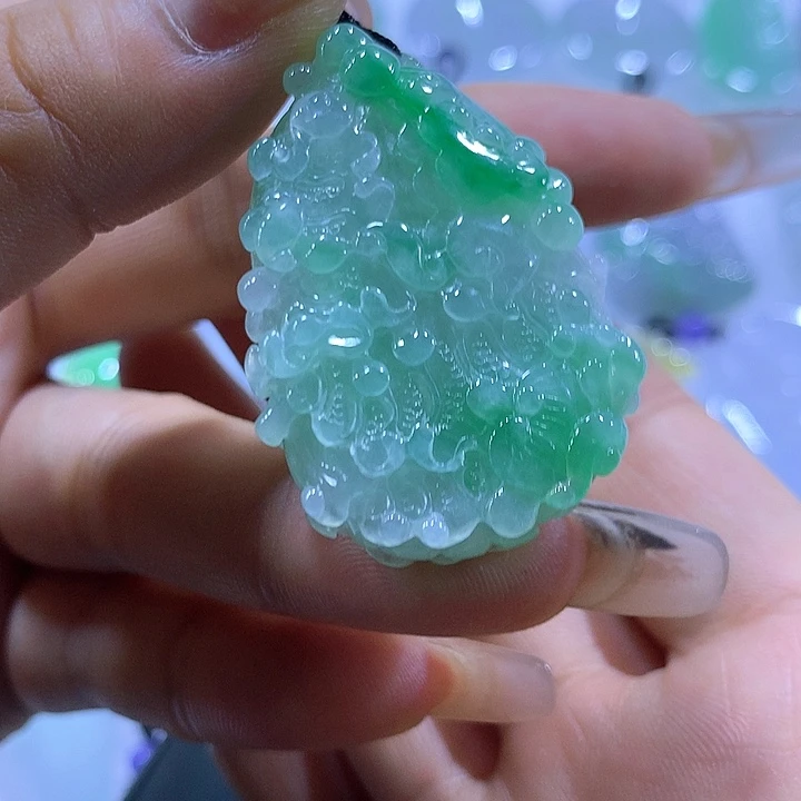 翡翠未镶嵌颈饰天然翡翠A货吊坠