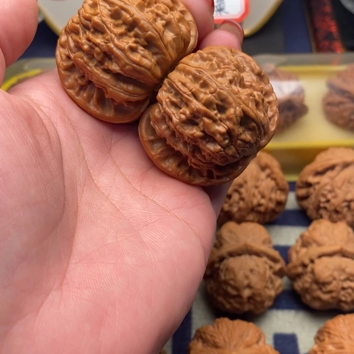 l***L文玩核桃把件白狮子