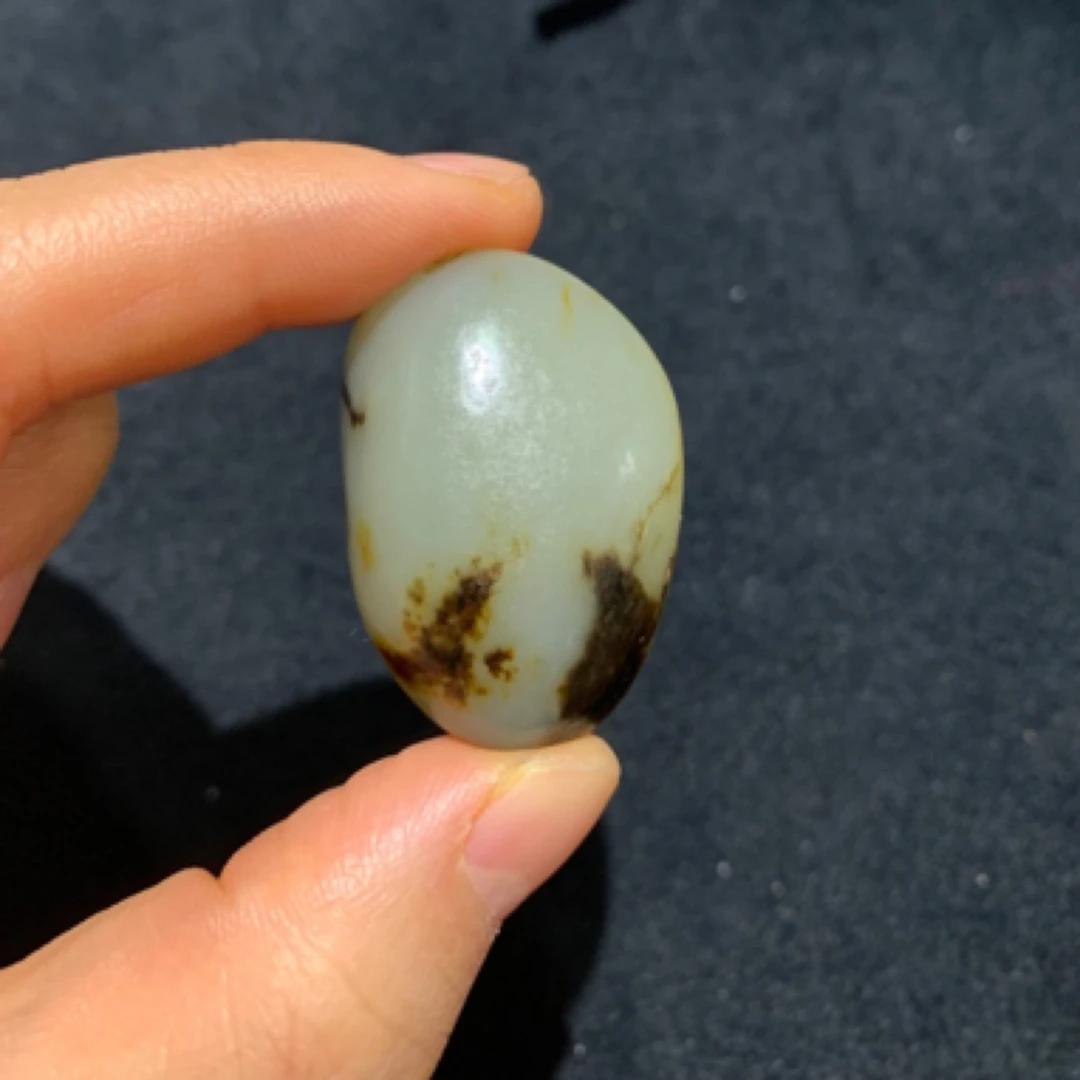 和田玉黑沁皮原石