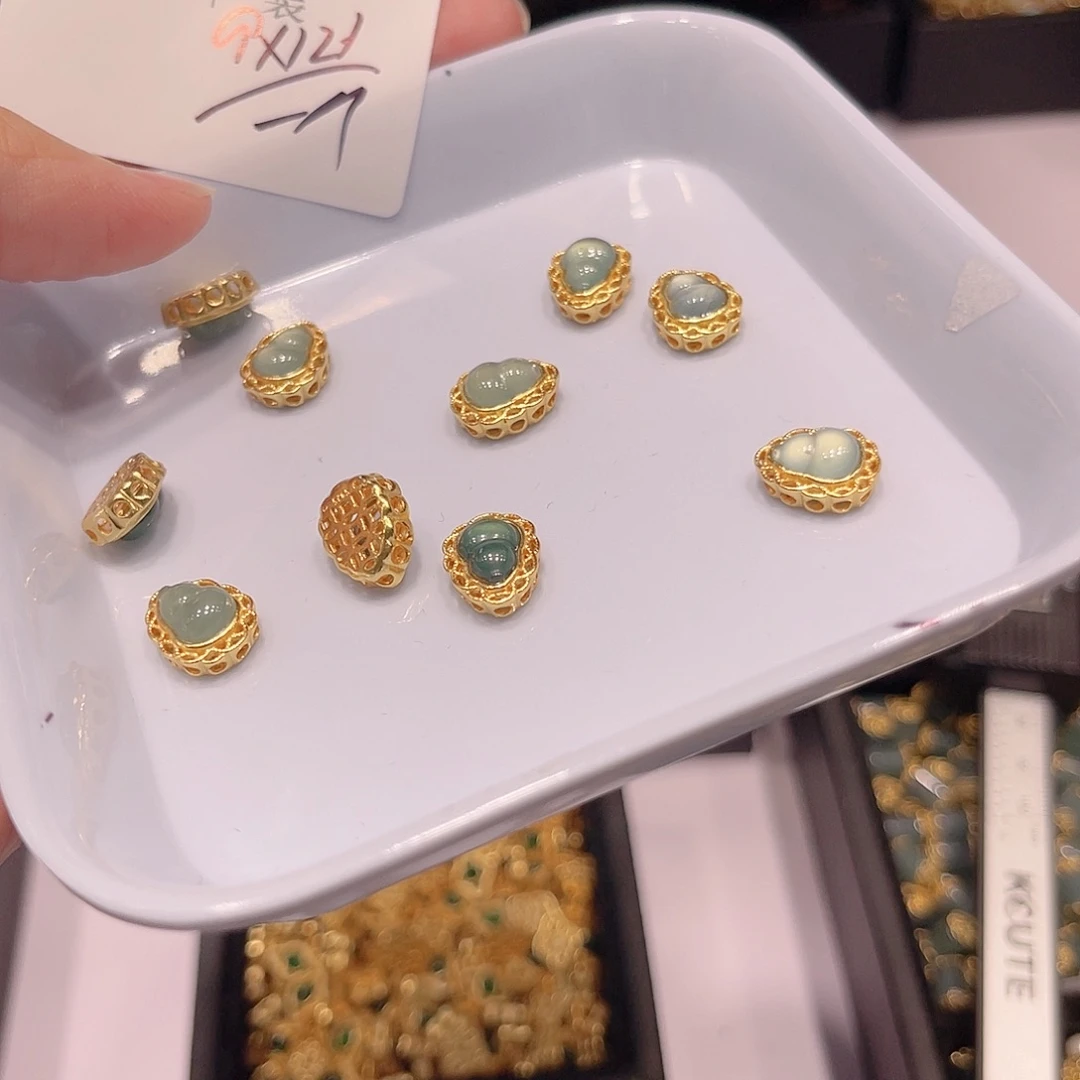 银S925镀金镶嵌珠宝半成品水晶102 。