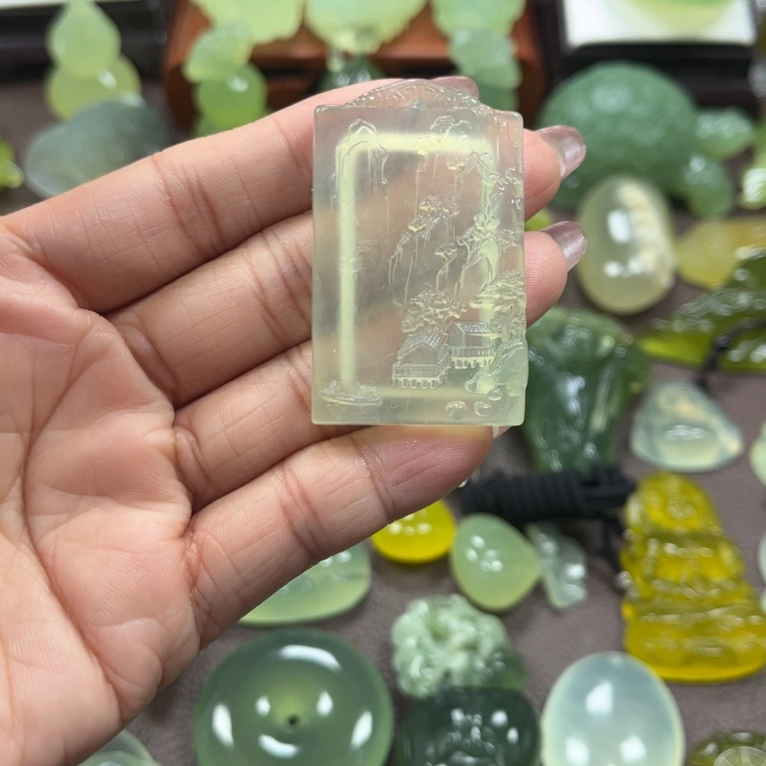 蛇纹石玉未镶嵌颈饰