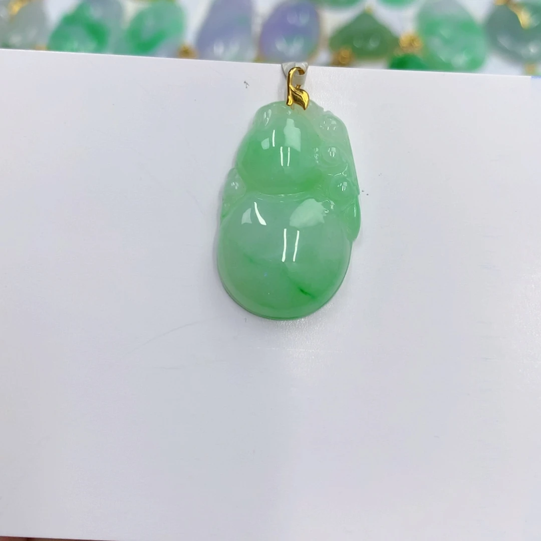 翡翠18K金镶嵌颈饰翡翠