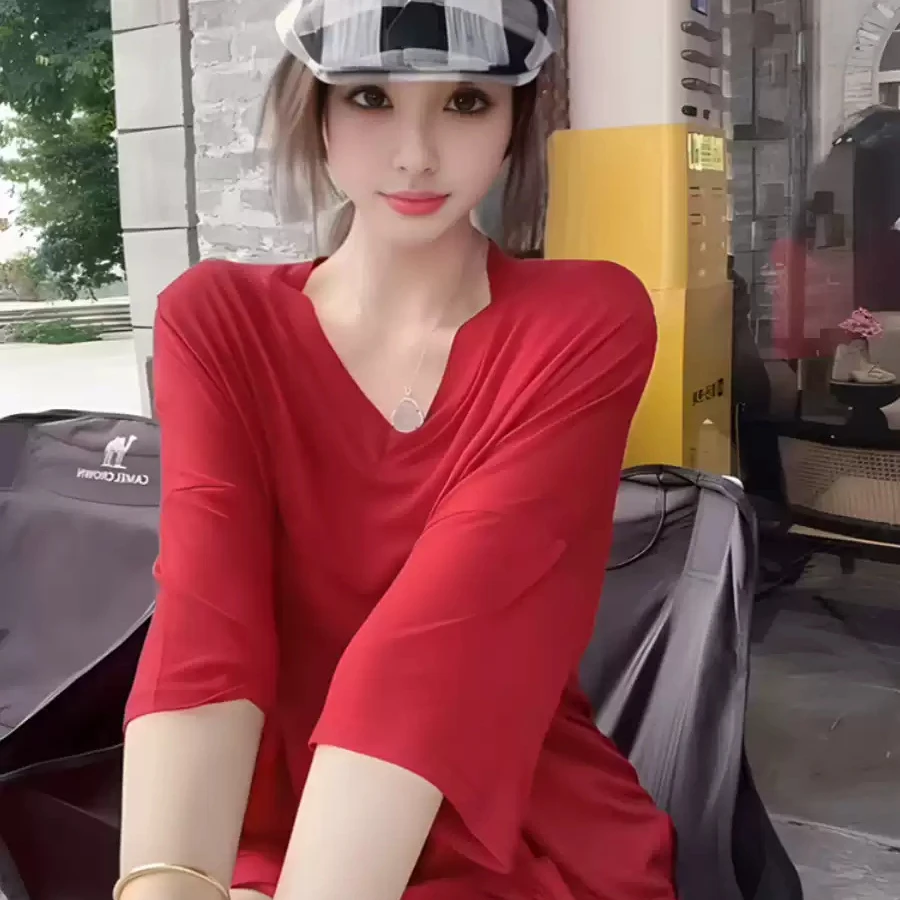 2025新款红色慵懒风松弛感V领显瘦遮肉修身T恤时尚百搭上衣