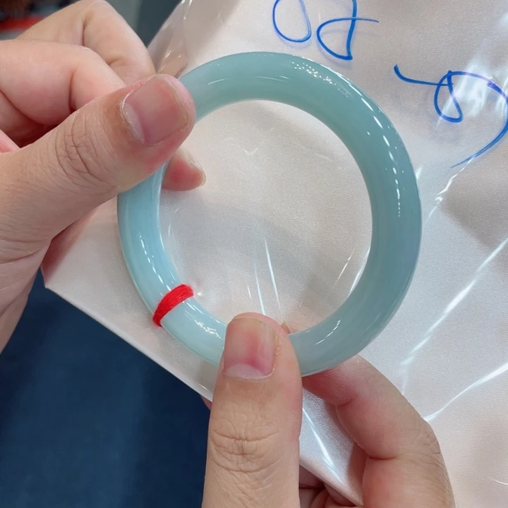 翡翠手镯未镶嵌手镯