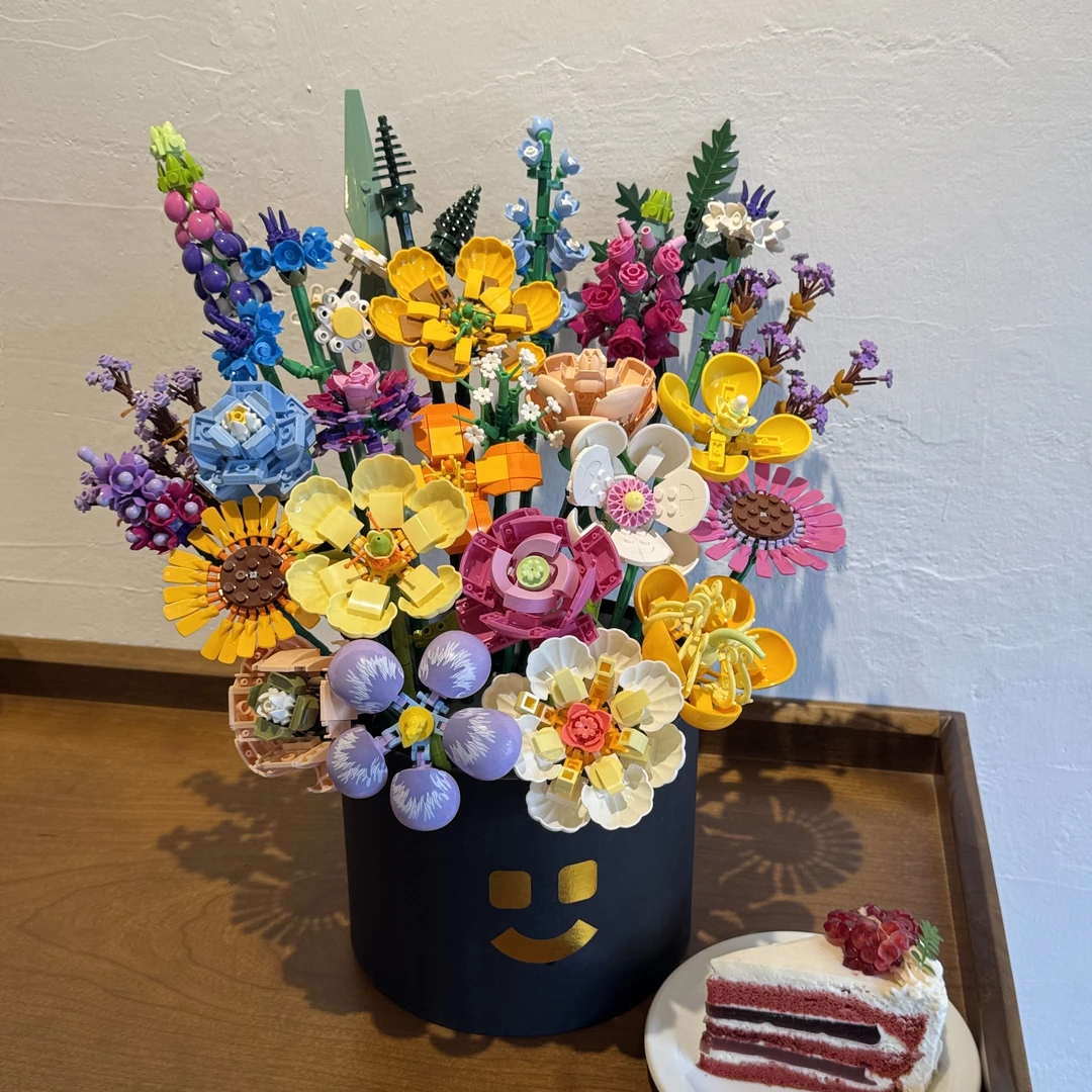 新款积木花束抱抱桶一整套dyi玫瑰花拼装花朵适合送女友礼物