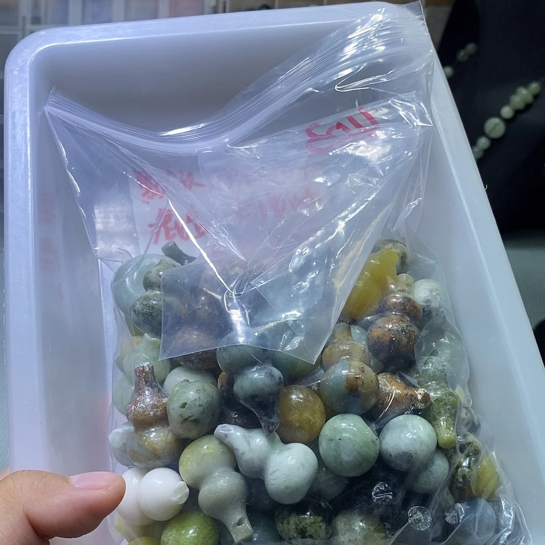 合金蛇纹石玉颈饰403