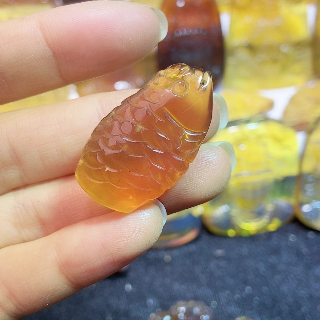 琥珀颈饰未镶嵌鱼
