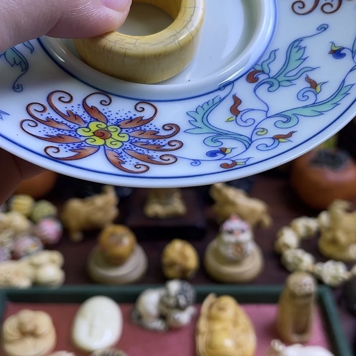 晋***瓷片精致雕刻工艺品