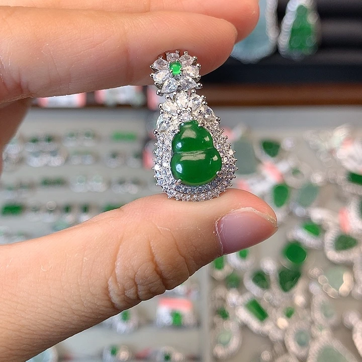 翡翠未镶嵌颈饰吊坠